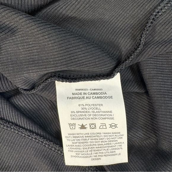 Nike Black Crop Top with White Logo - Picture 6 of 6